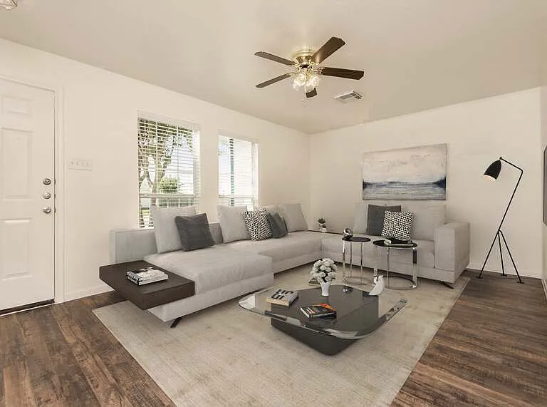 2130 Saint Lucia Calle — Photo 5