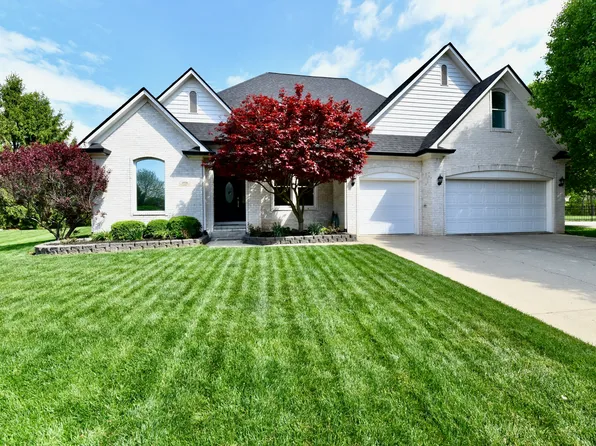 1708 Woodcroft Ct, Greenwood, IN 46143