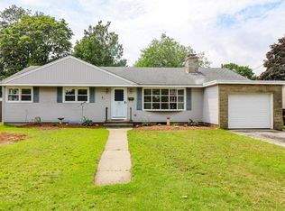 45 Relph St, Warwick, RI 02888