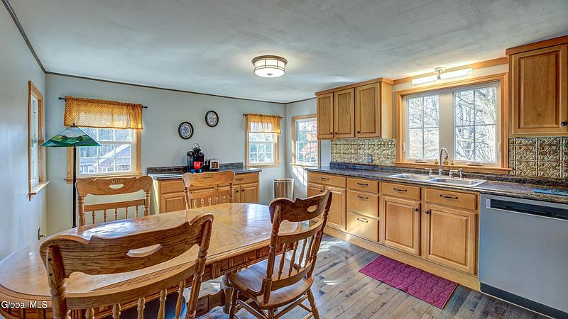 3rd image of 199 Blanchard Road