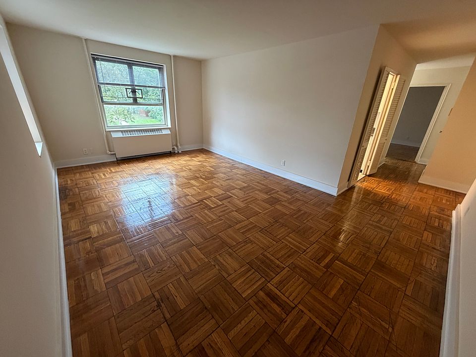 1 bed · 1 bath in Fresh Meadows