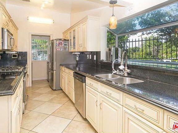 4th image of 20401 Coulson St