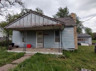 209 E Cedar St, Chilhowee, MO 64733