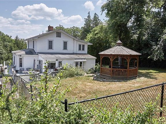 2nd image of 32 Lake Ave