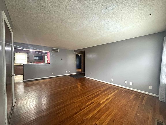 5th image of 1020 Polk St
