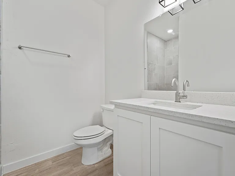 214 Cooper St — Photo 14