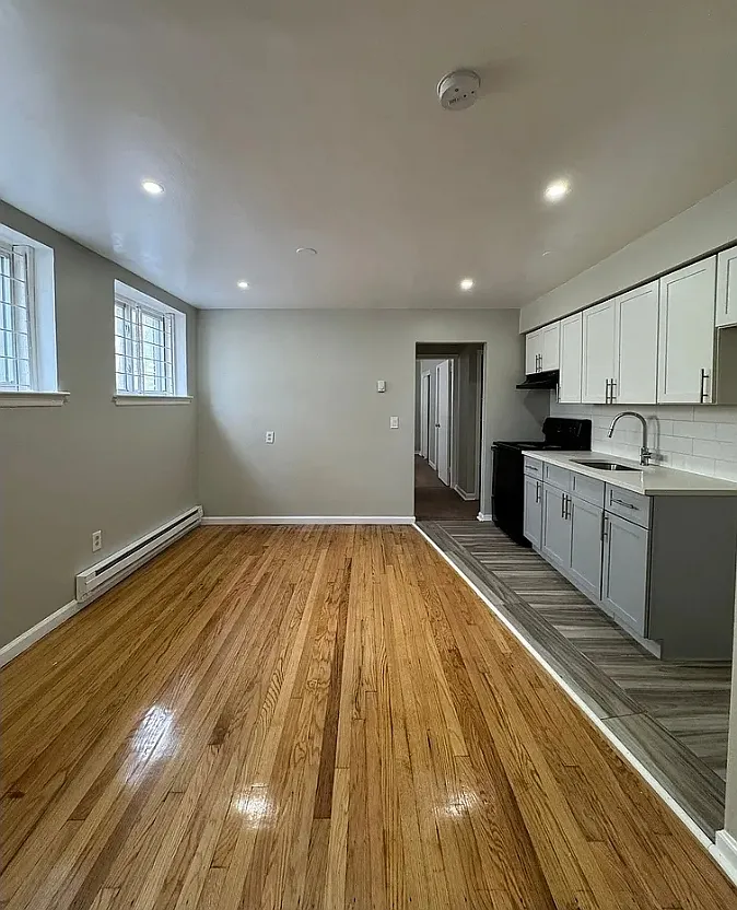2 bed, $1,995 — Photo 1