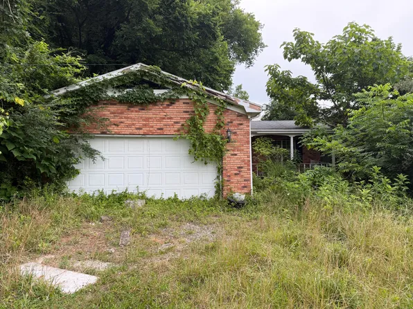 2 Black Powder Ln, Salyersville, KY 41465