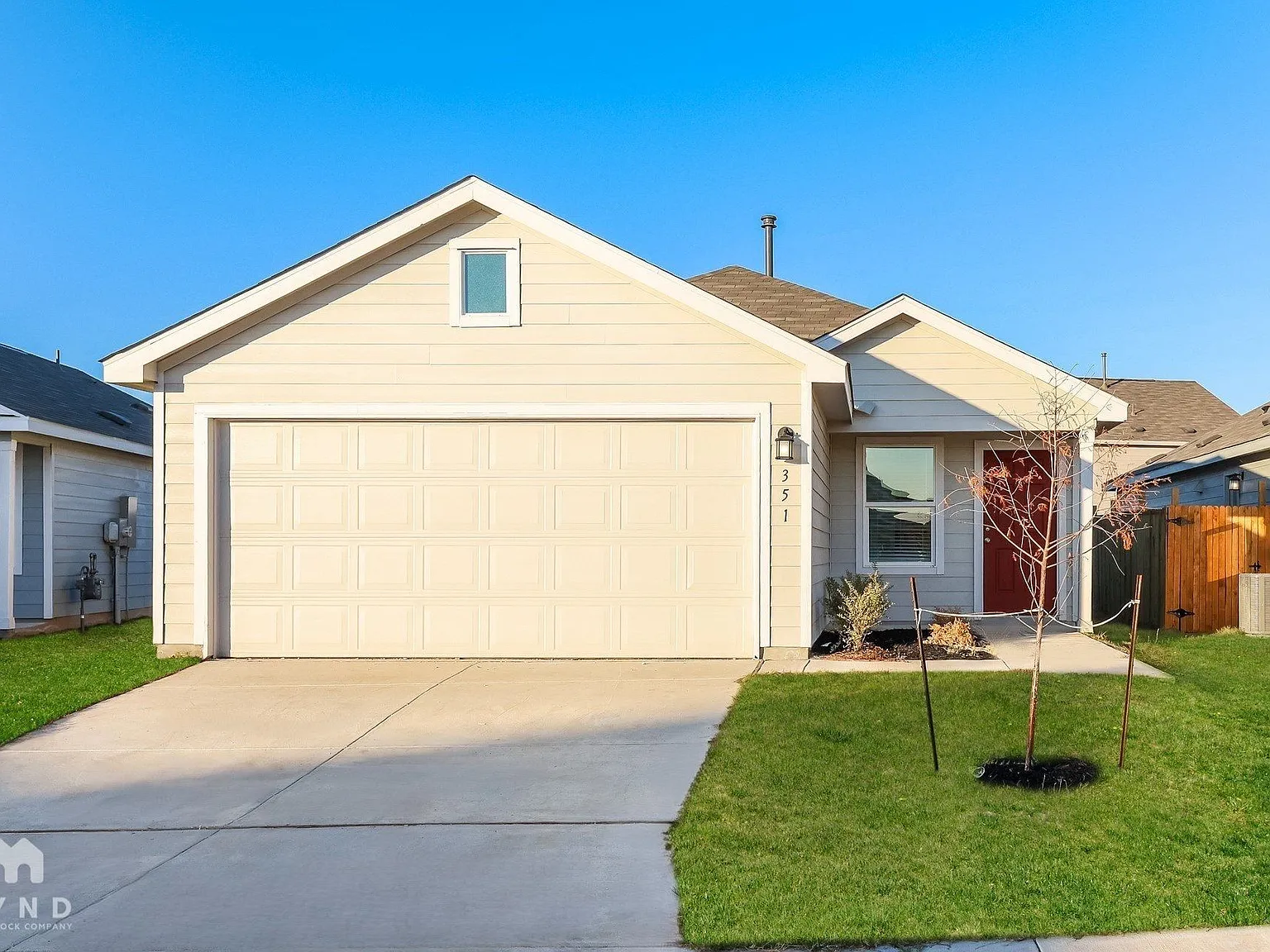 4 bed, 2.0 bath, 1627 sqft, $1,999 — Photo 1