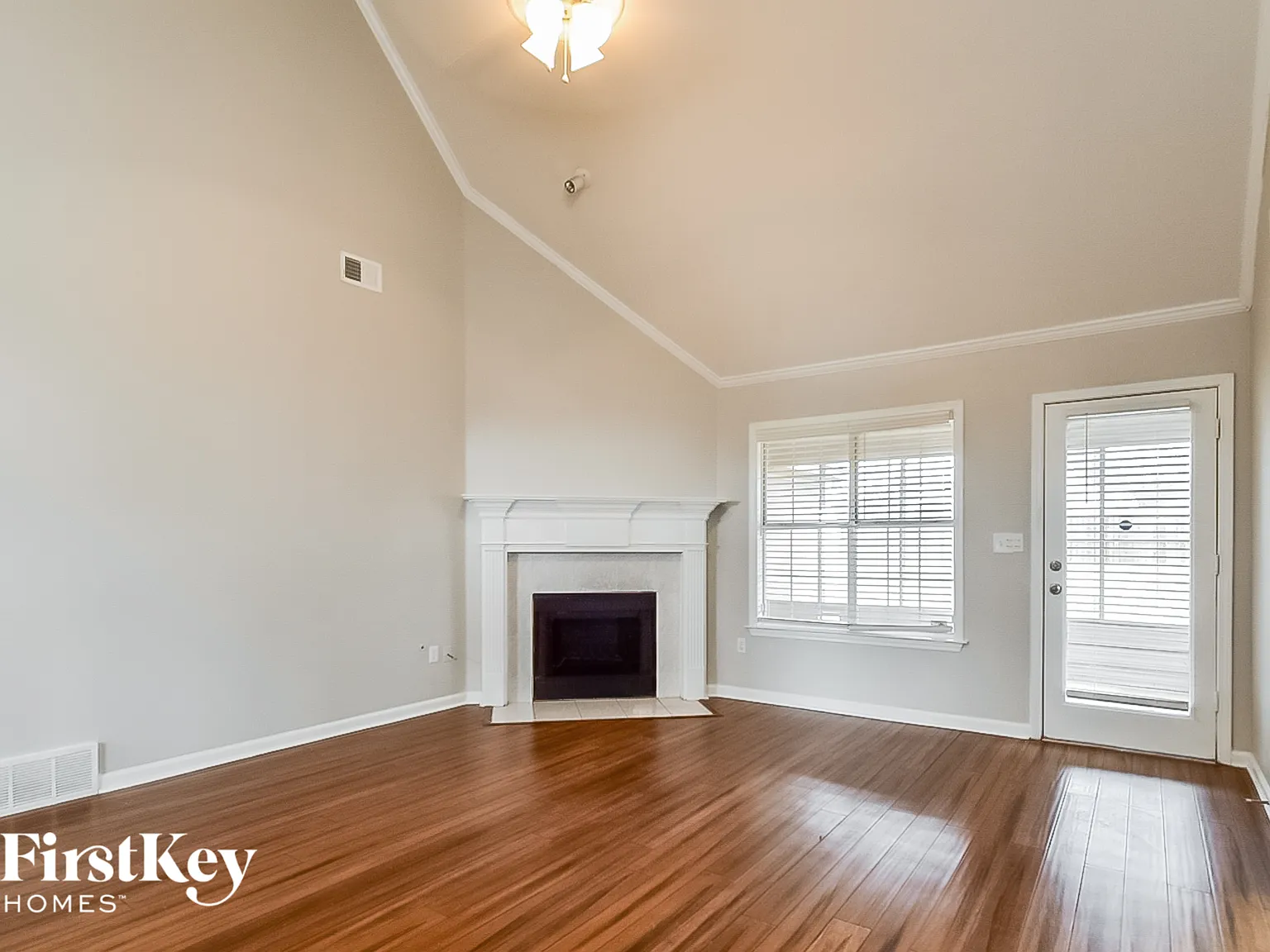 4 bed, 3.5 bath, 2433 sqft, $2,720 — Photo 3