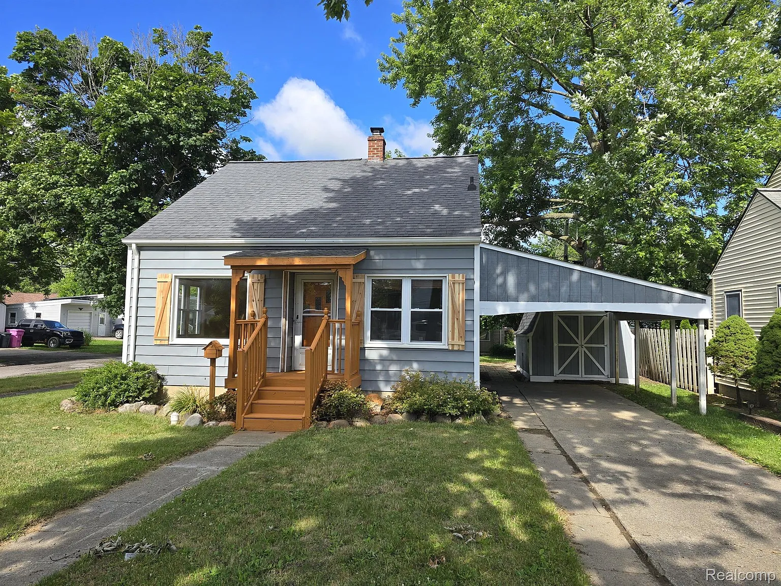 1209 Adams St photo 1
