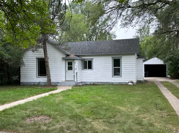 1167 Illinois Ave SW, Huron, SD 57350