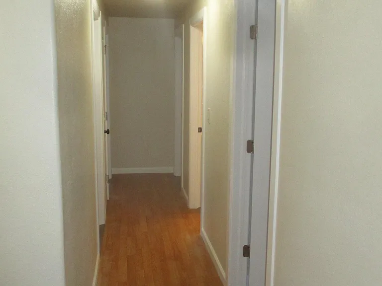 250 N Umpqua St — Photo 9