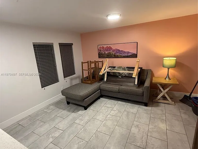 2020 Washington St #4 — Photo 2
