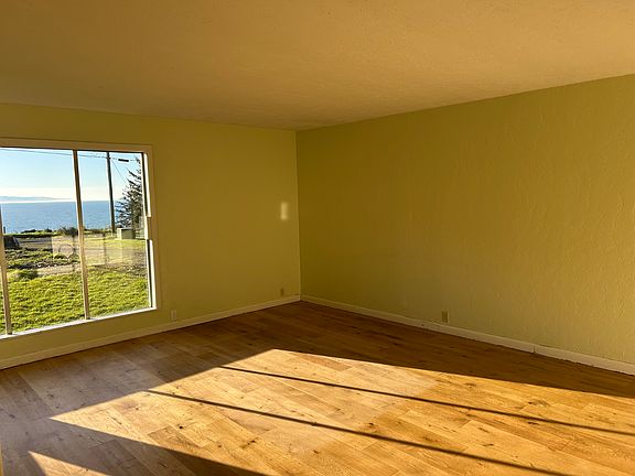 Living room, view of ocean and front yard