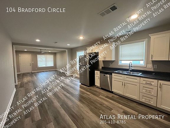 3rd image of 104 Bradford Cir