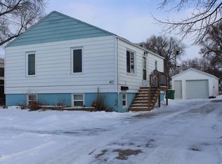417 N 18th St, Bismarck, ND 58501