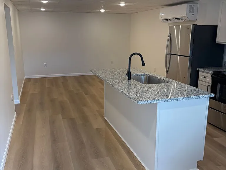 606 Dover Rd — Photo 3