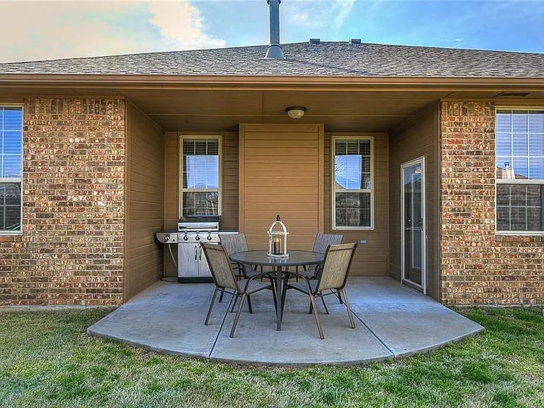 9012 Crooked Creek Ln — Photo 28
