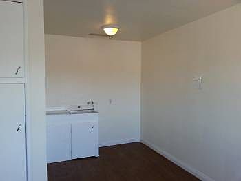 3rd image of 11140 S Mariposa Ave