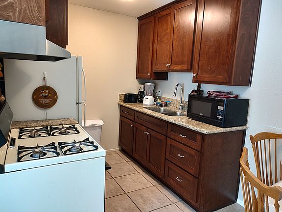 3rd image of 530 W Murphy St