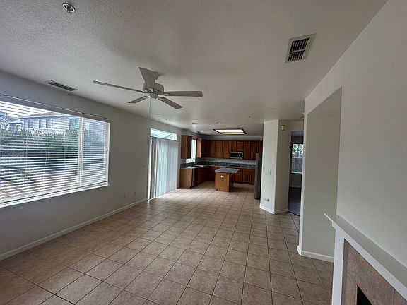 4th image of 3089 Mills Dr