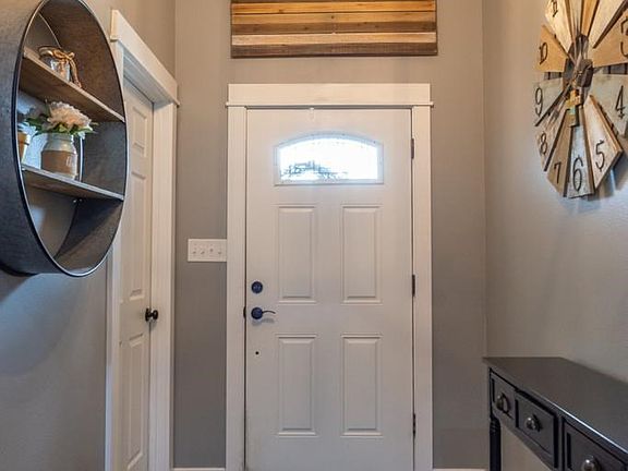 2nd image of 1839 Anakaren Ln