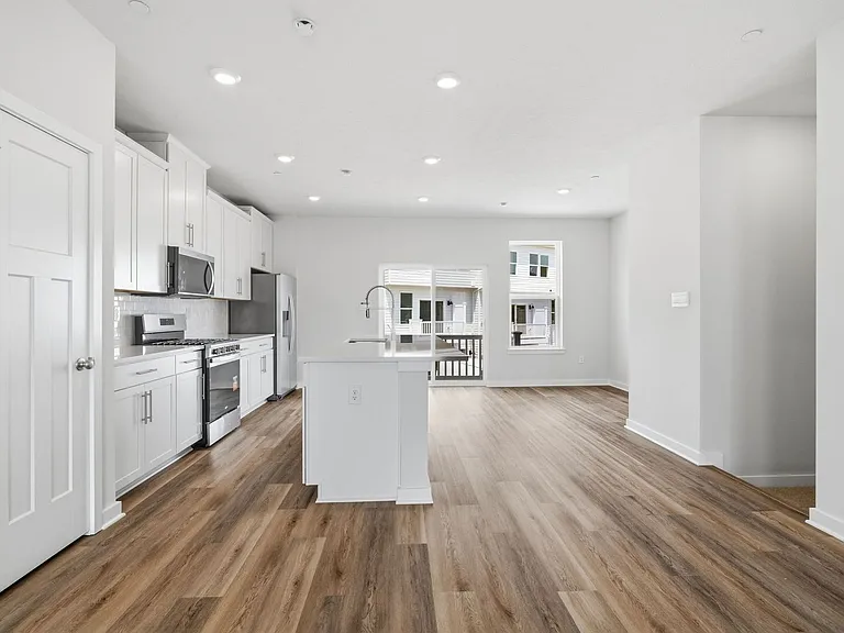 520 Cooper St — Photo 3