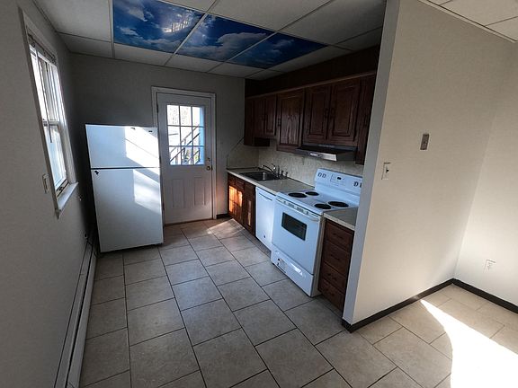 5th image of 214 N Essex Ave #2