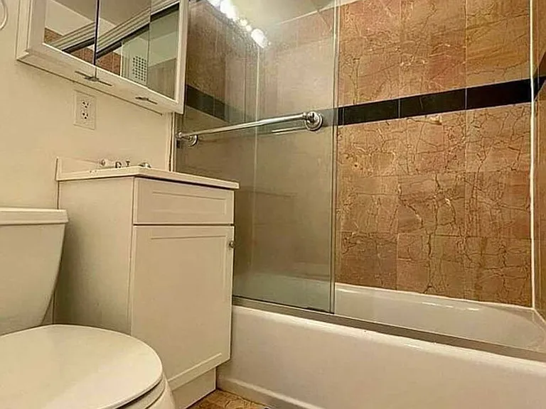 182 Avenue A #3A — Photo 2