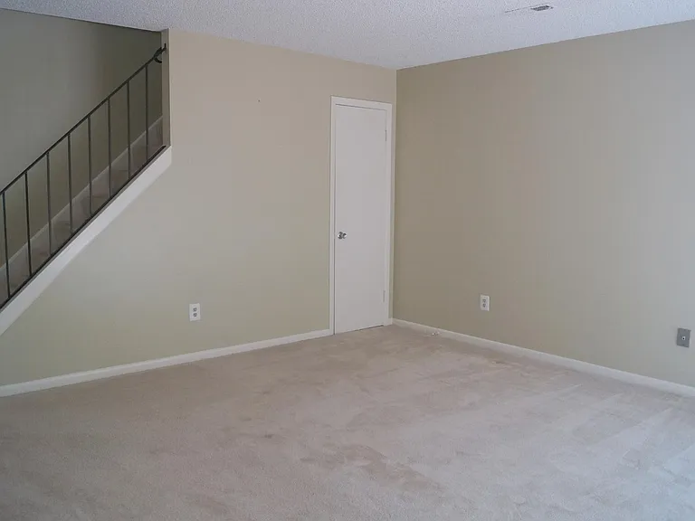 312 Hanford Ct — Photo 7