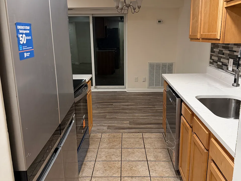 2231 Castle Rock Sq #11C
