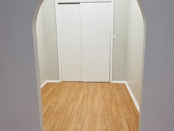 4th image of 509 4th St APT 2