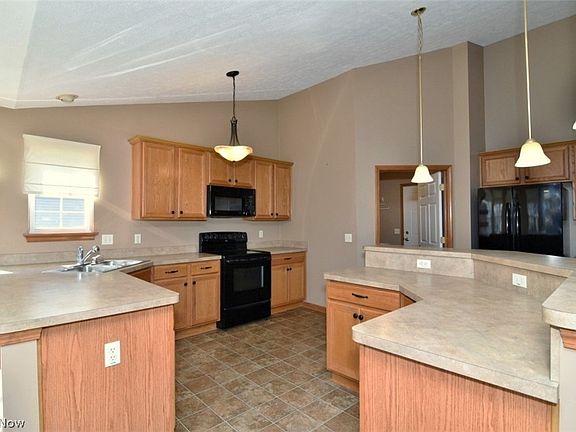 3rd image of 8337 Burlington Dr