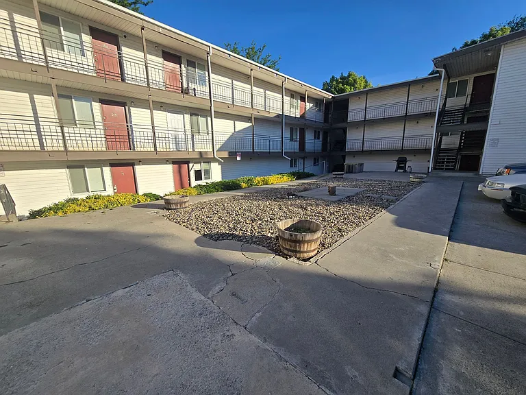 70 NW 4th St #4 — Photo 39