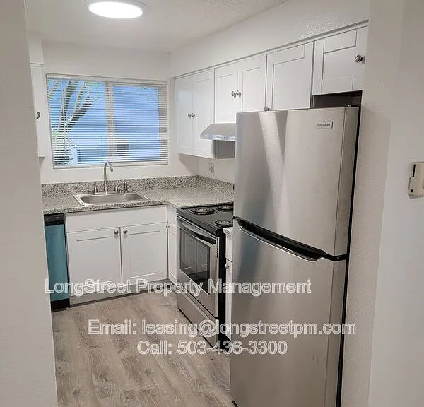 3151 N Shore Dr SE #2 — Photo 5