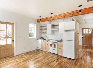 2118 SE Ivon St UNIT B, Portland, OR 97202