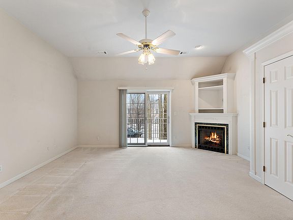 5th image of 2629 Georgetowne Dr Unit B-2