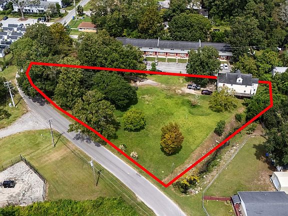 3rd image of 904 3rd Ave. N