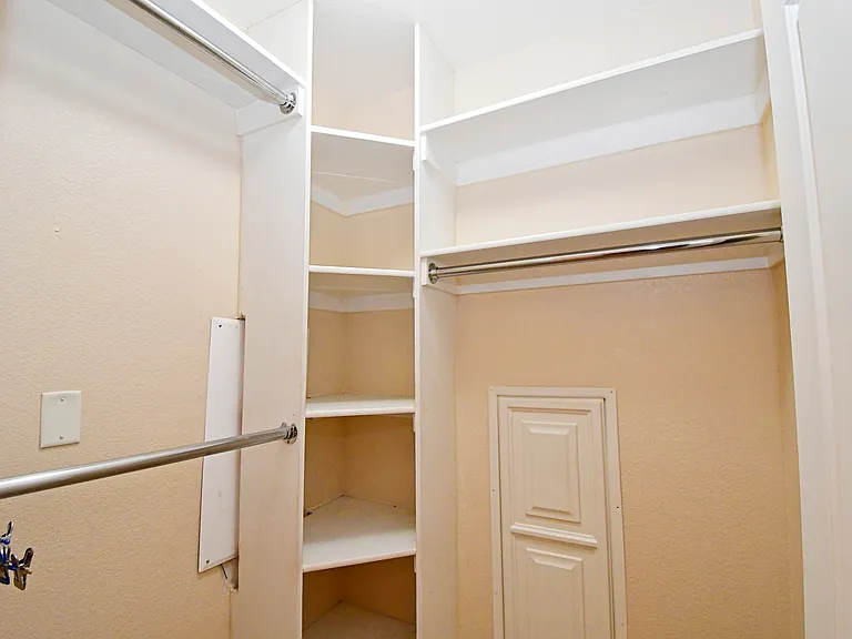 1616 Spicewood Cir — Photo 26
