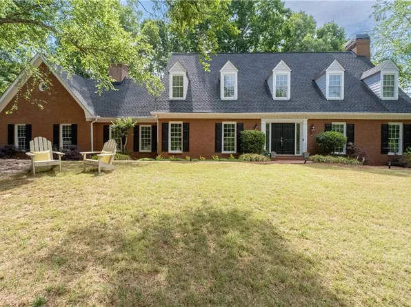 8705 River Bluff Ln, Roswell, GA 30076
