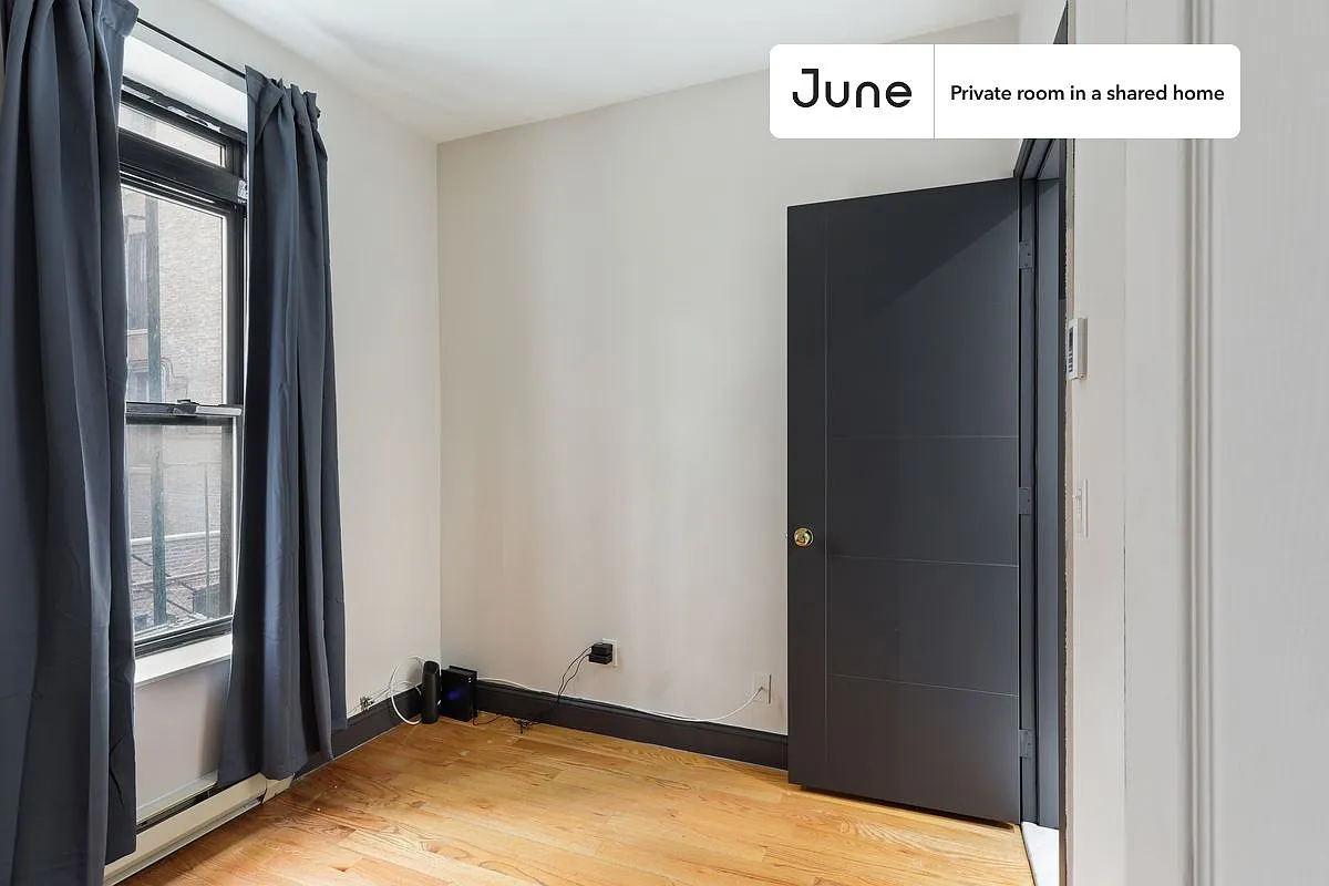 Full bedroom in 3 bed/1 bath home in Upper West Side #756 C — Photo 2