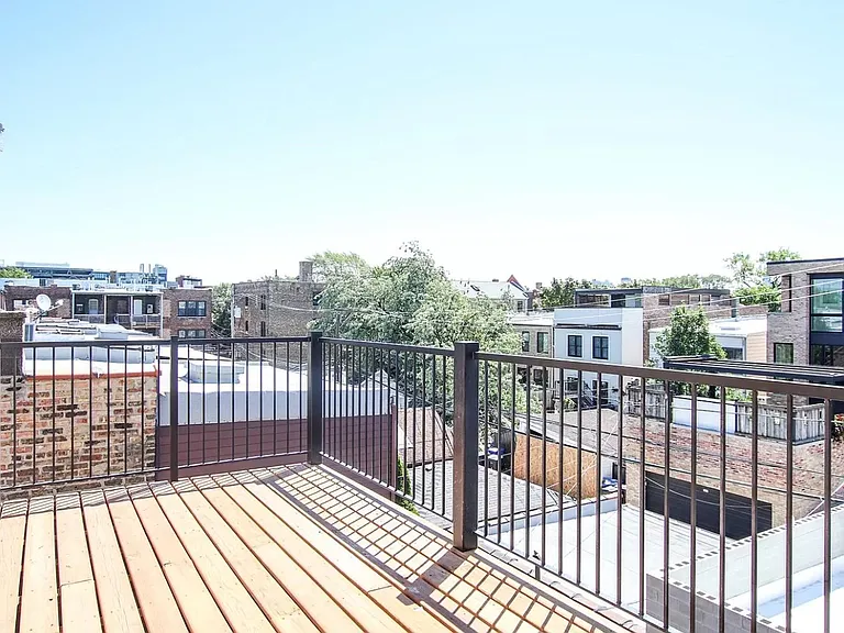 1225 W Addison St #3 — Photo 13