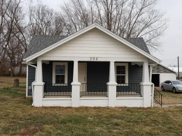 304 N Thurmond Avenue, Ash Grove, MO 65604