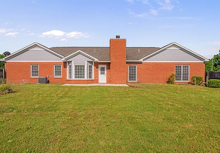 101 Coriander Ln — Photo 34