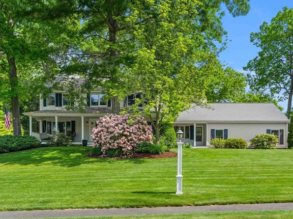 10 Captain Cir, Tewksbury, MA 01876