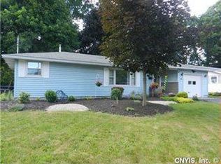 203 Park Ln, North Syracuse, NY 13212
