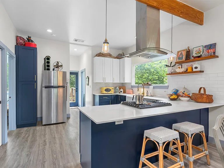 514 Wyeth St — Photo 11