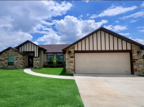 1729 Vista View Dr, Pleasanton, TX 78064
