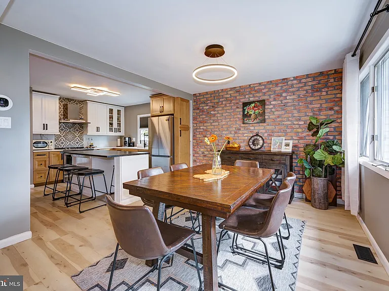 325 Juniper Dr — Photo 10